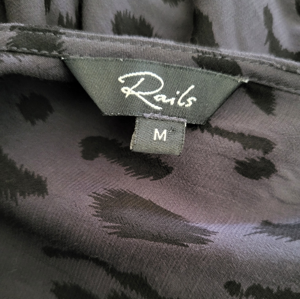 373. Rails Faux Wrap Black & Gray Blouse - Size Medium - Picture 4 of 5